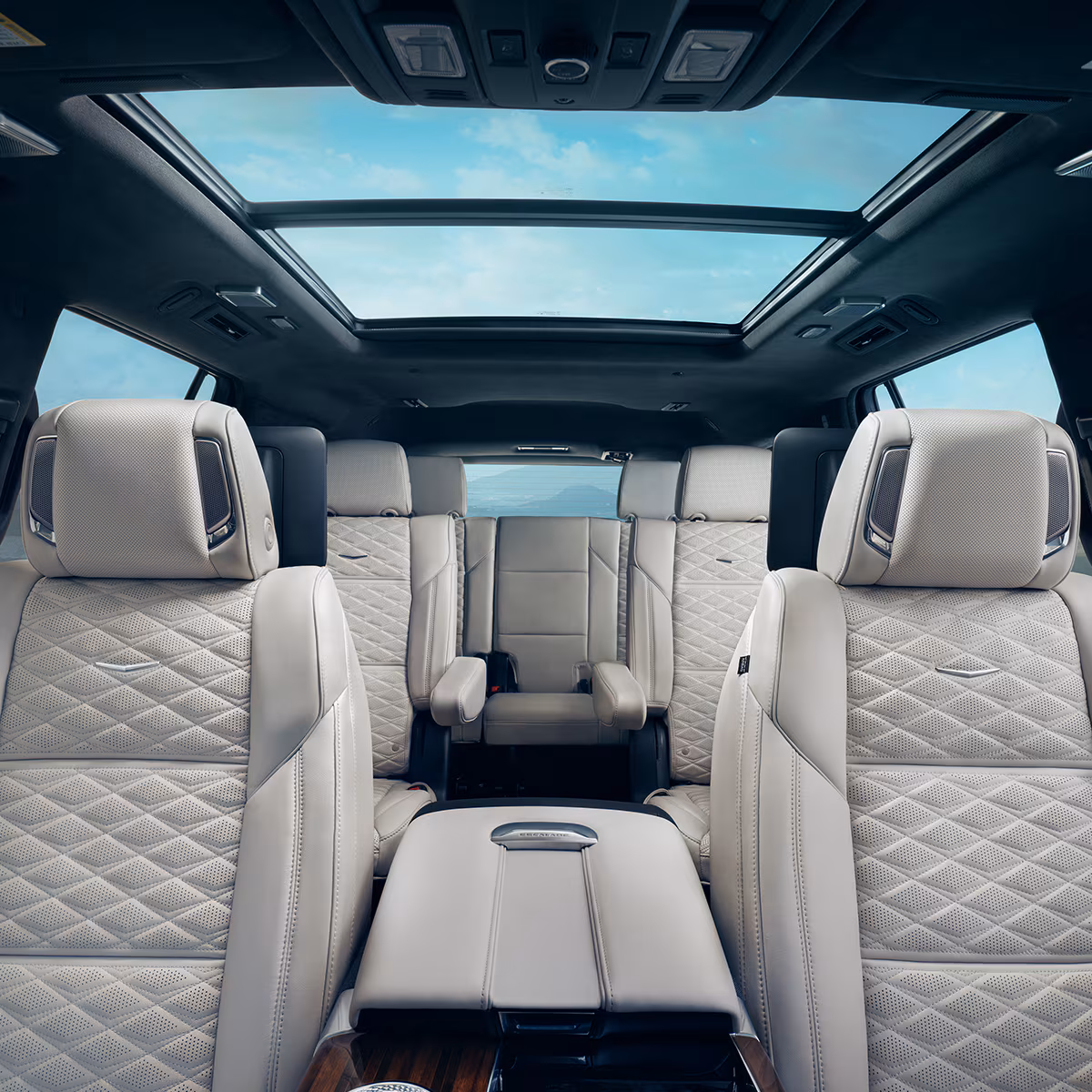 Cadillac Escalade, cabin