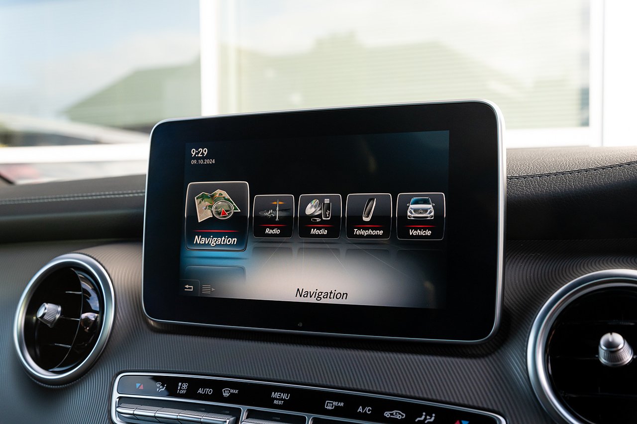 Mercedes Benz V Class, cabin detail 4